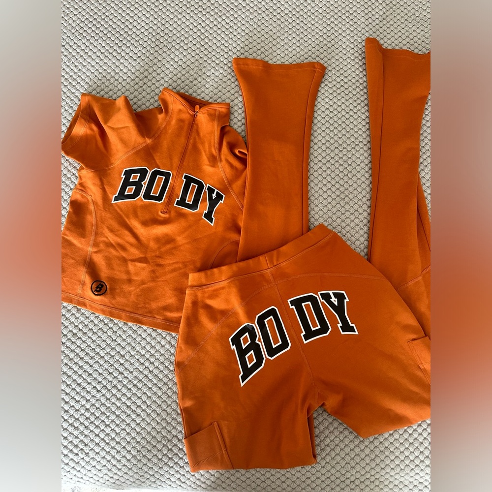 Body by Raven Tracy CAMP CARGO LEGGINGS CAMP RAGLAN TOP (BURNT ORANGE) size M